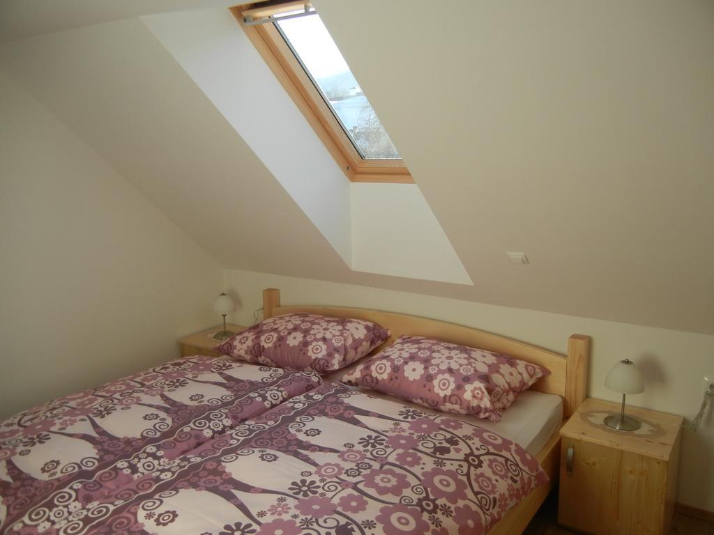 Guesthouse Macesen Spodnja Sorica Δωμάτιο φωτογραφία