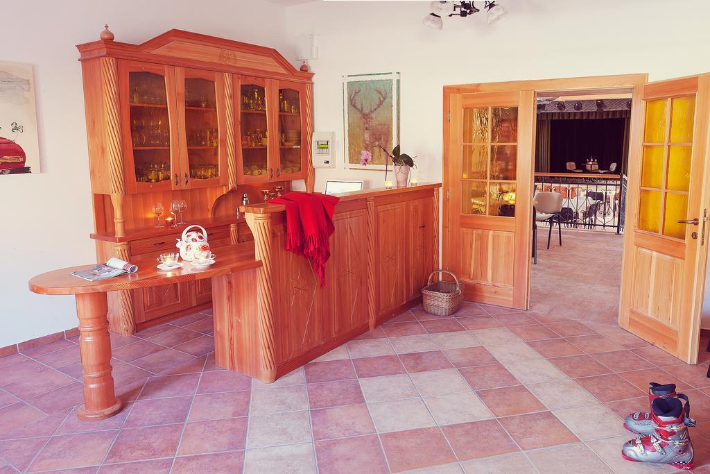 Guesthouse Macesen Spodnja Sorica Εξωτερικό φωτογραφία