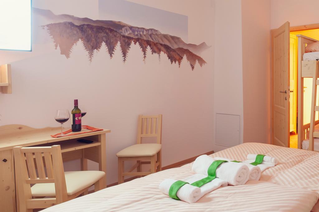 Guesthouse Macesen Spodnja Sorica Δωμάτιο φωτογραφία