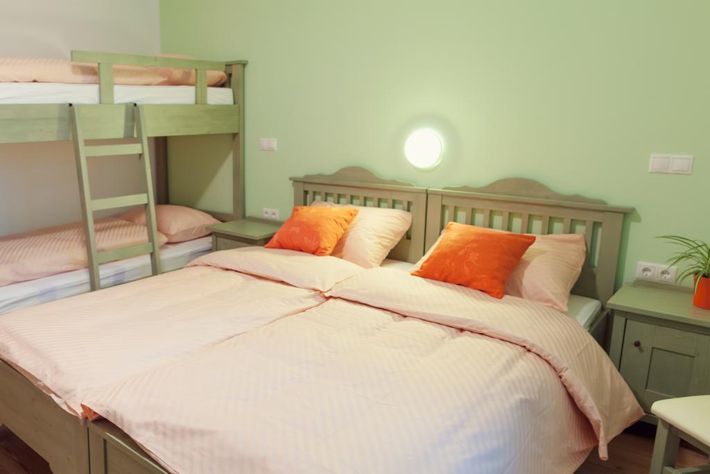 Guesthouse Macesen Spodnja Sorica Δωμάτιο φωτογραφία