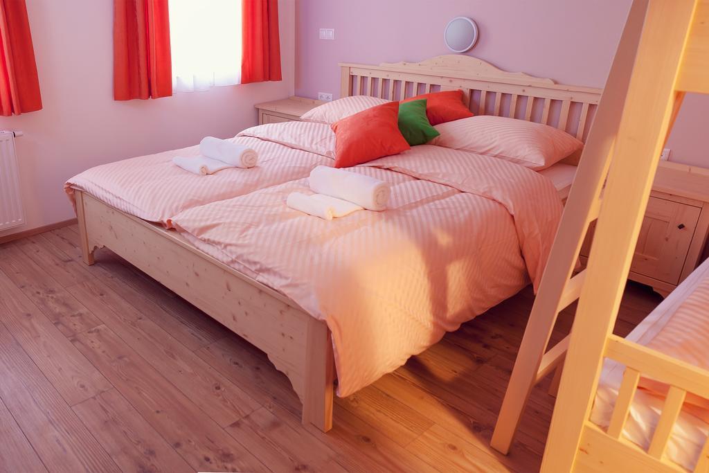 Guesthouse Macesen Spodnja Sorica Δωμάτιο φωτογραφία
