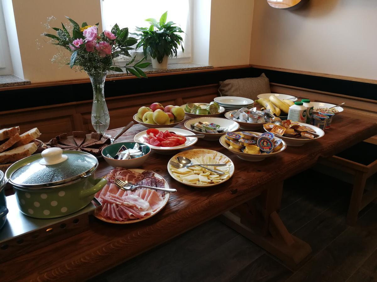 Guesthouse Macesen Spodnja Sorica Εξωτερικό φωτογραφία